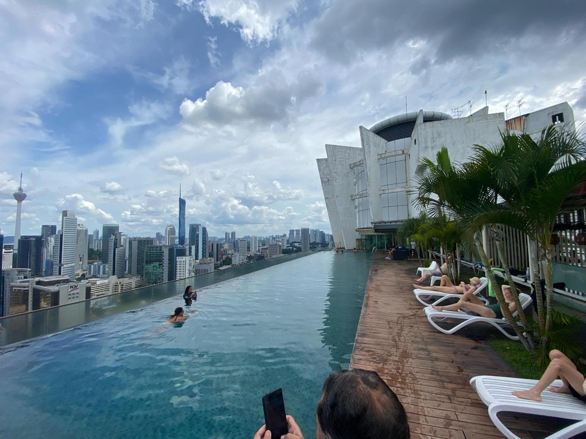 Skypool Kl Free Infinity Pool Over Kuala Lumpur Esterno foto